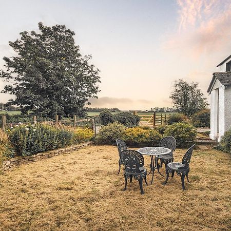 The Gilpin Farmhouse, Lake District Getaway Levens Buitenkant foto