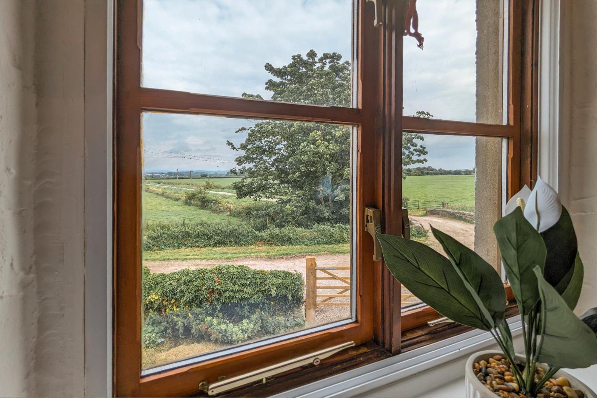 The Gilpin Farmhouse, Lake District Getaway Levens Buitenkant foto