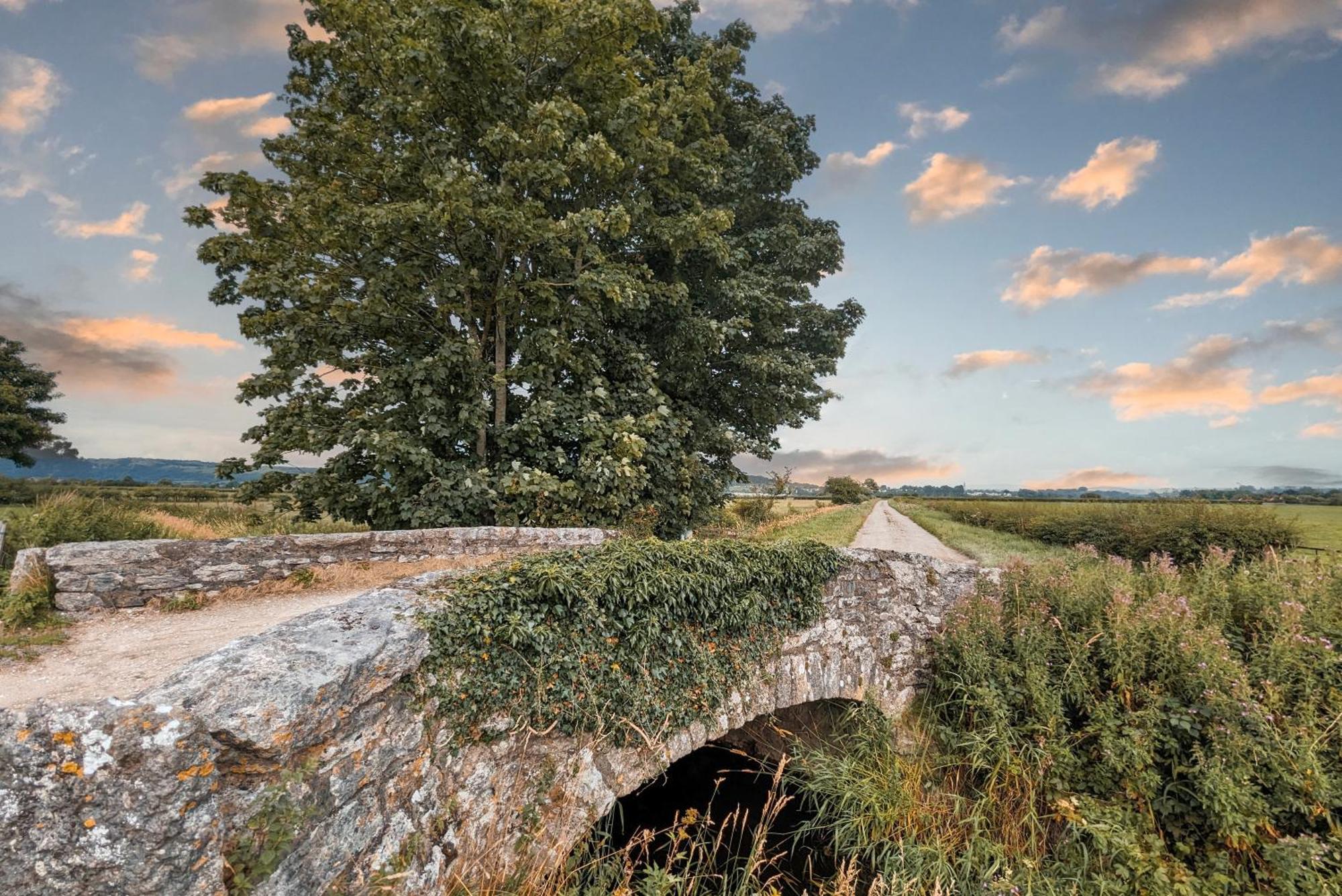 The Gilpin Farmhouse, Lake District Getaway Levens Buitenkant foto